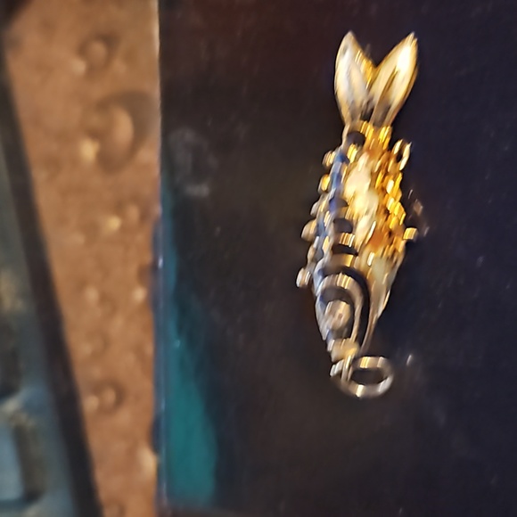 Articulated Fish Pendant - Picture 3 of 3